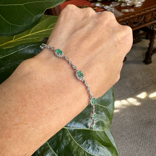 Emerald & Diamond Bracelet | 8 Oval Emeralds & Diamond Chips | 10k White Gold | 6g | 7"