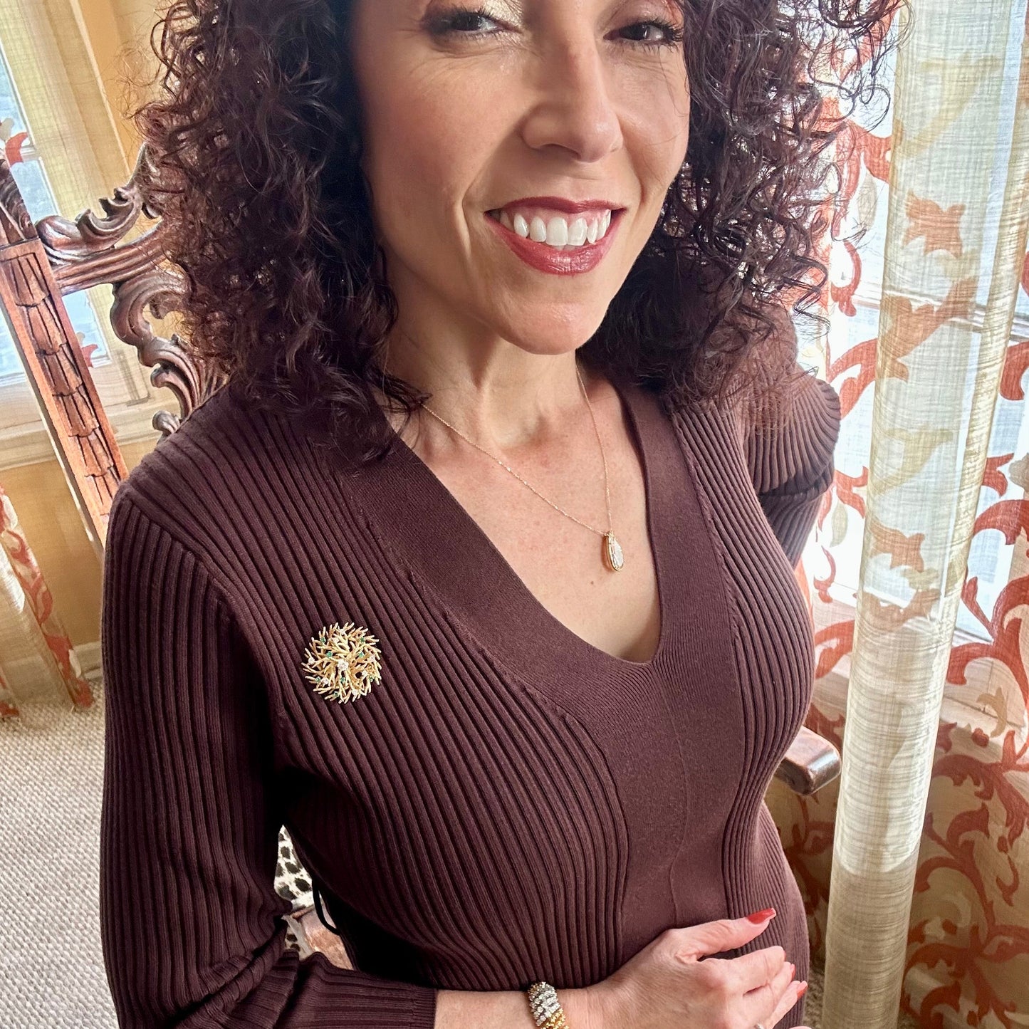 Diamond & Emerald Coral Wreath Brooch/Pin Crafted 18k Yellow Gold