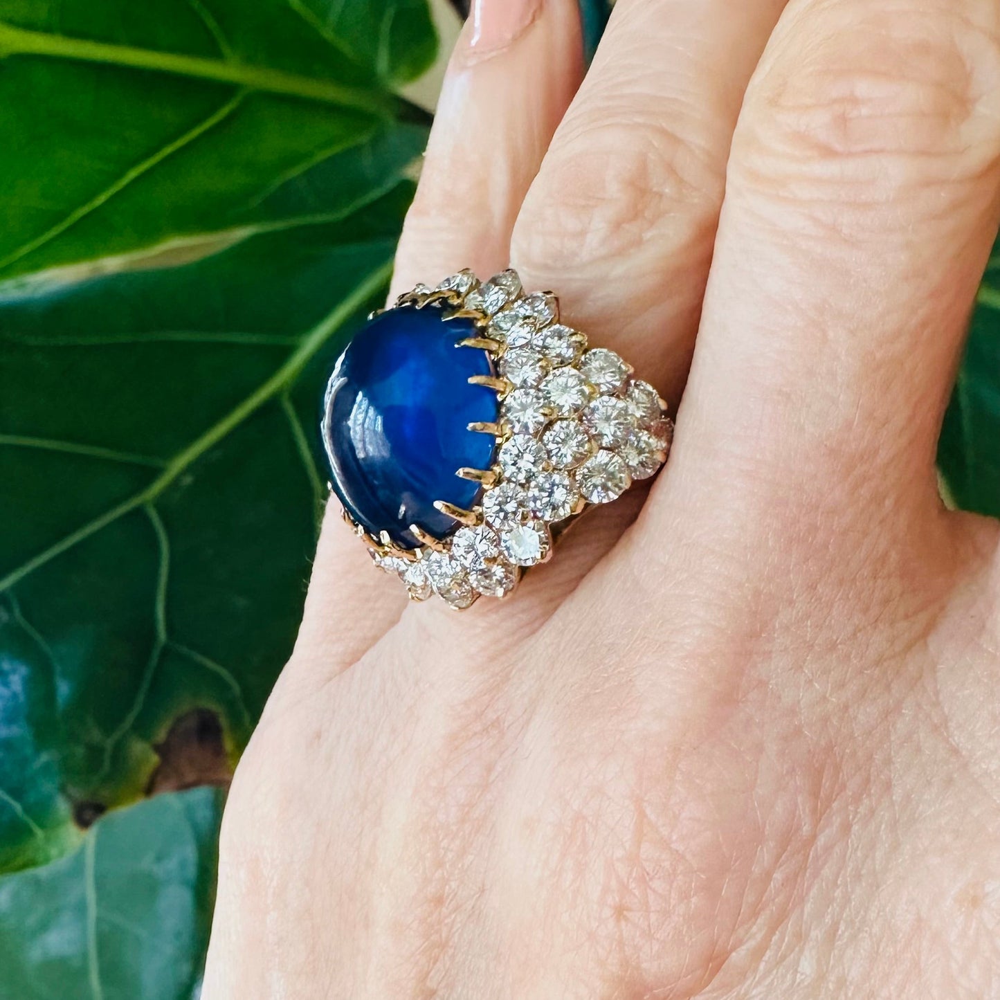 Gorgeous Cabochon Sapphire Diamond Ring 18k
