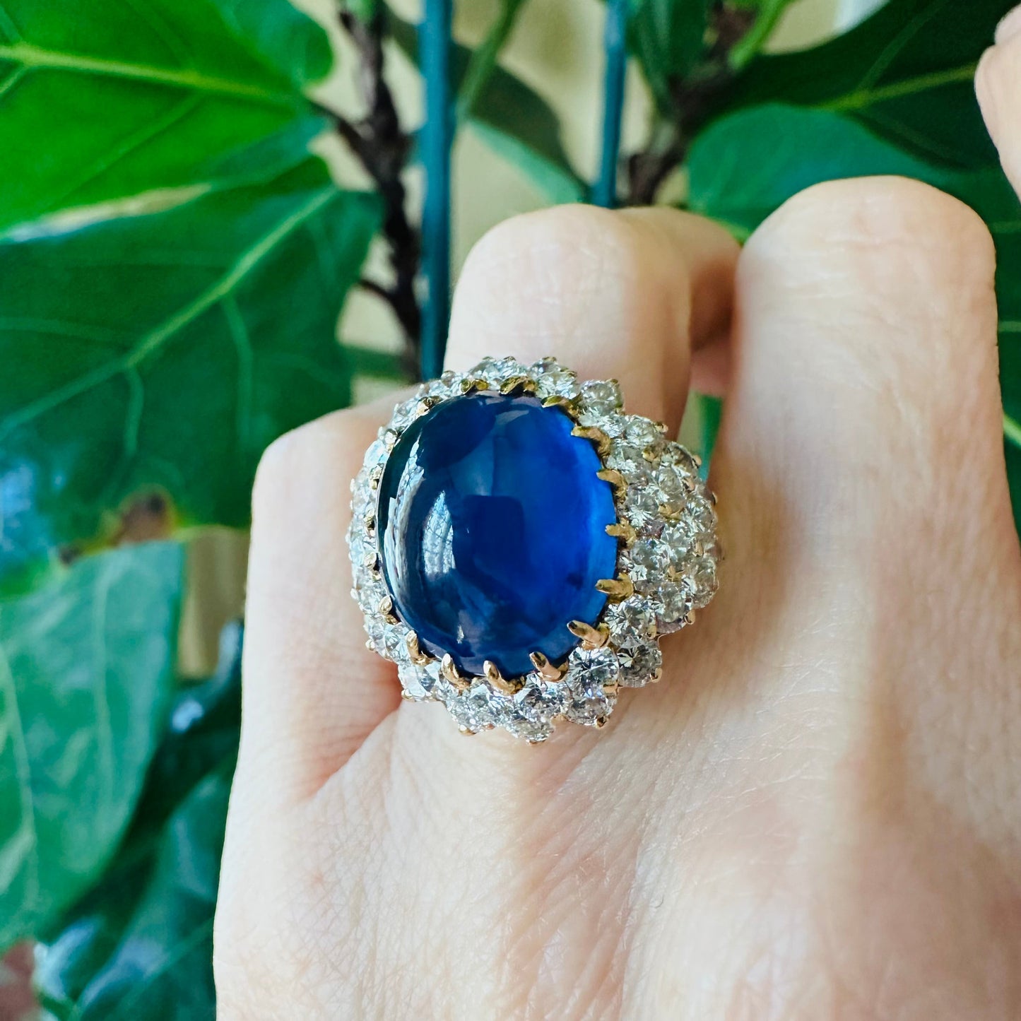 Gorgeous Cabochon Sapphire Diamond Ring 18k