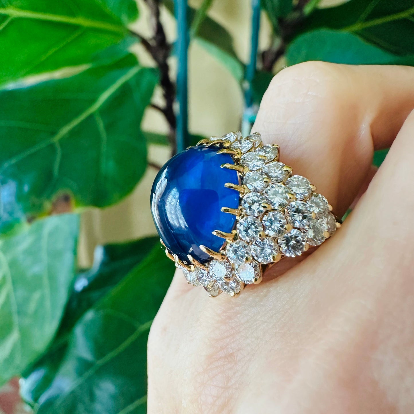 Gorgeous Cabochon Sapphire Diamond Ring 18k