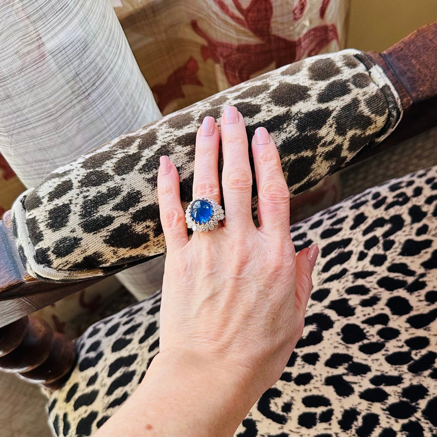 Gorgeous Cabochon Sapphire Diamond Ring 18k