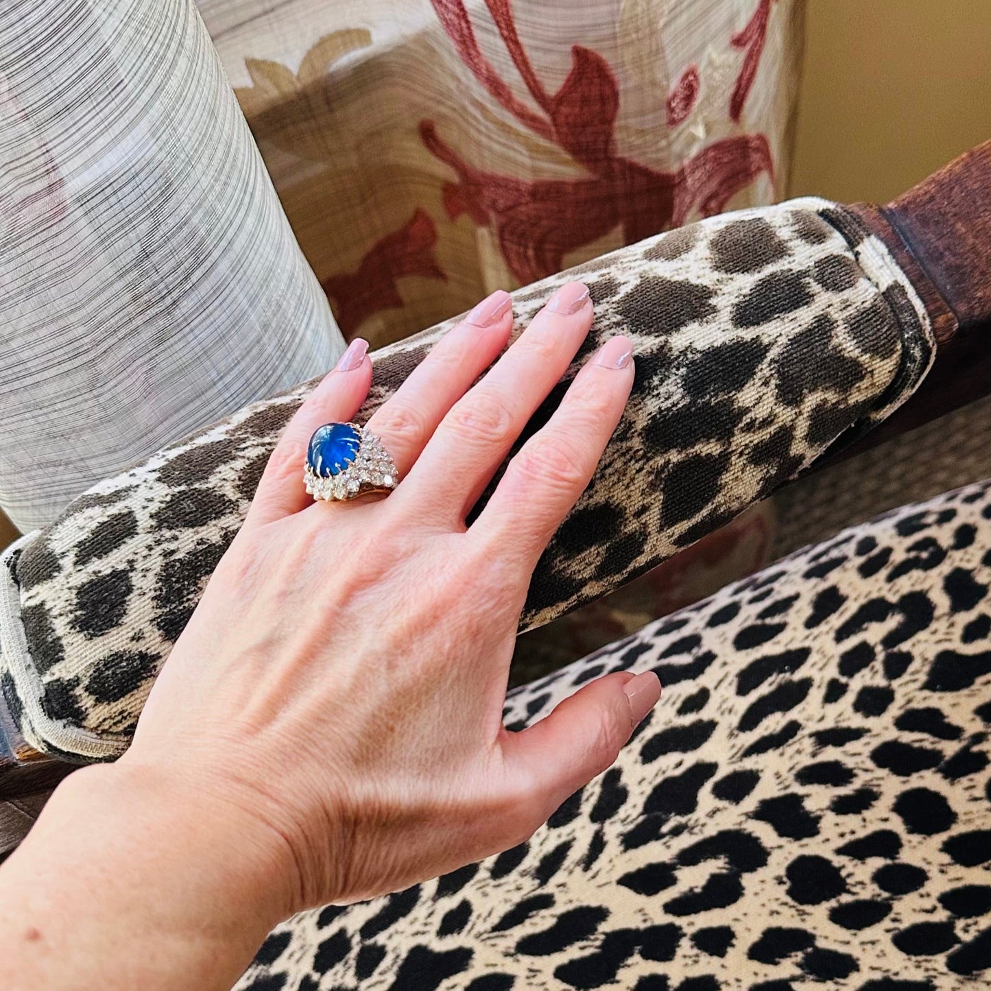 Gorgeous Cabochon Sapphire Diamond Ring 18k