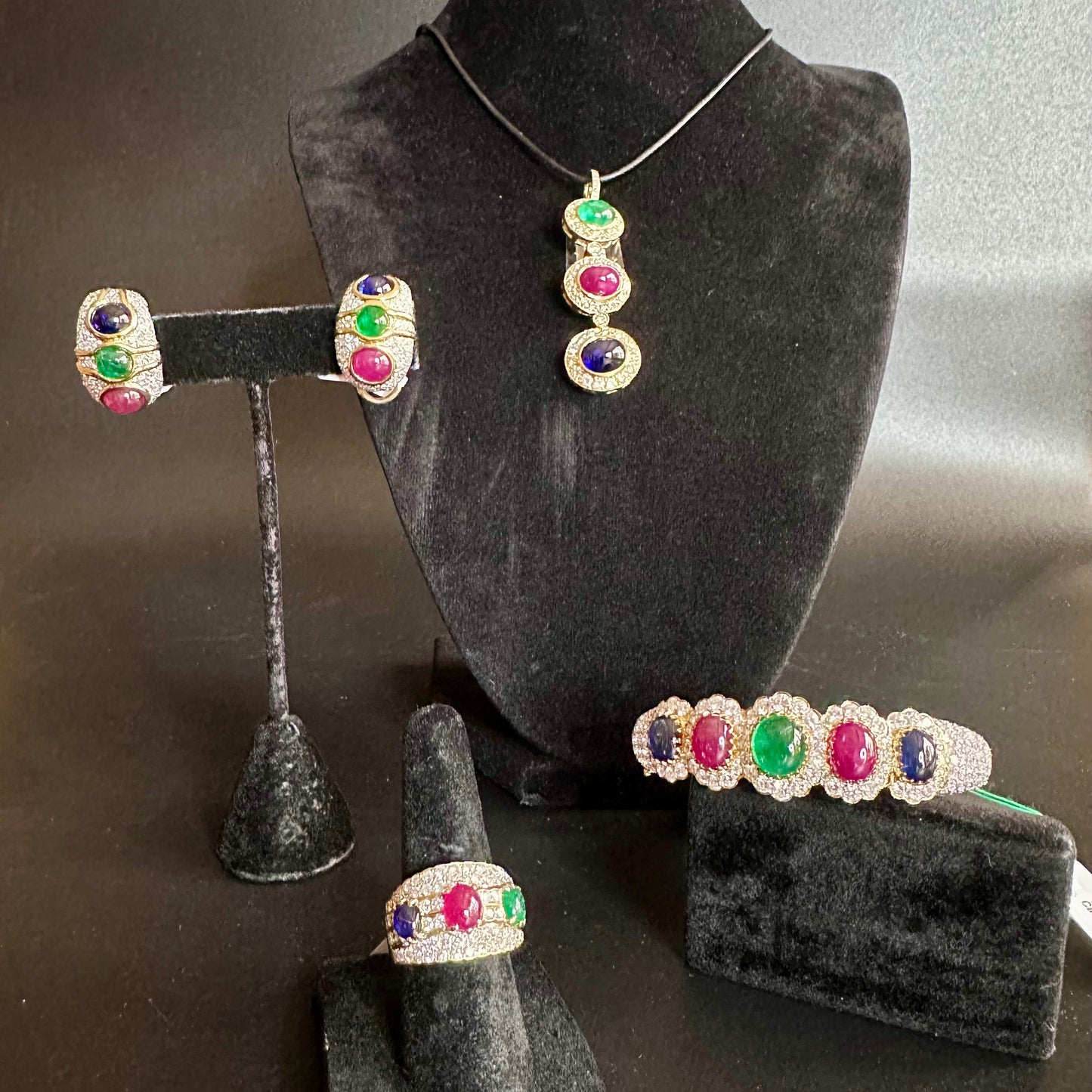 80's Vintage Cabochon Emerald, Sapphire, Rubies and Diamond Set 18k