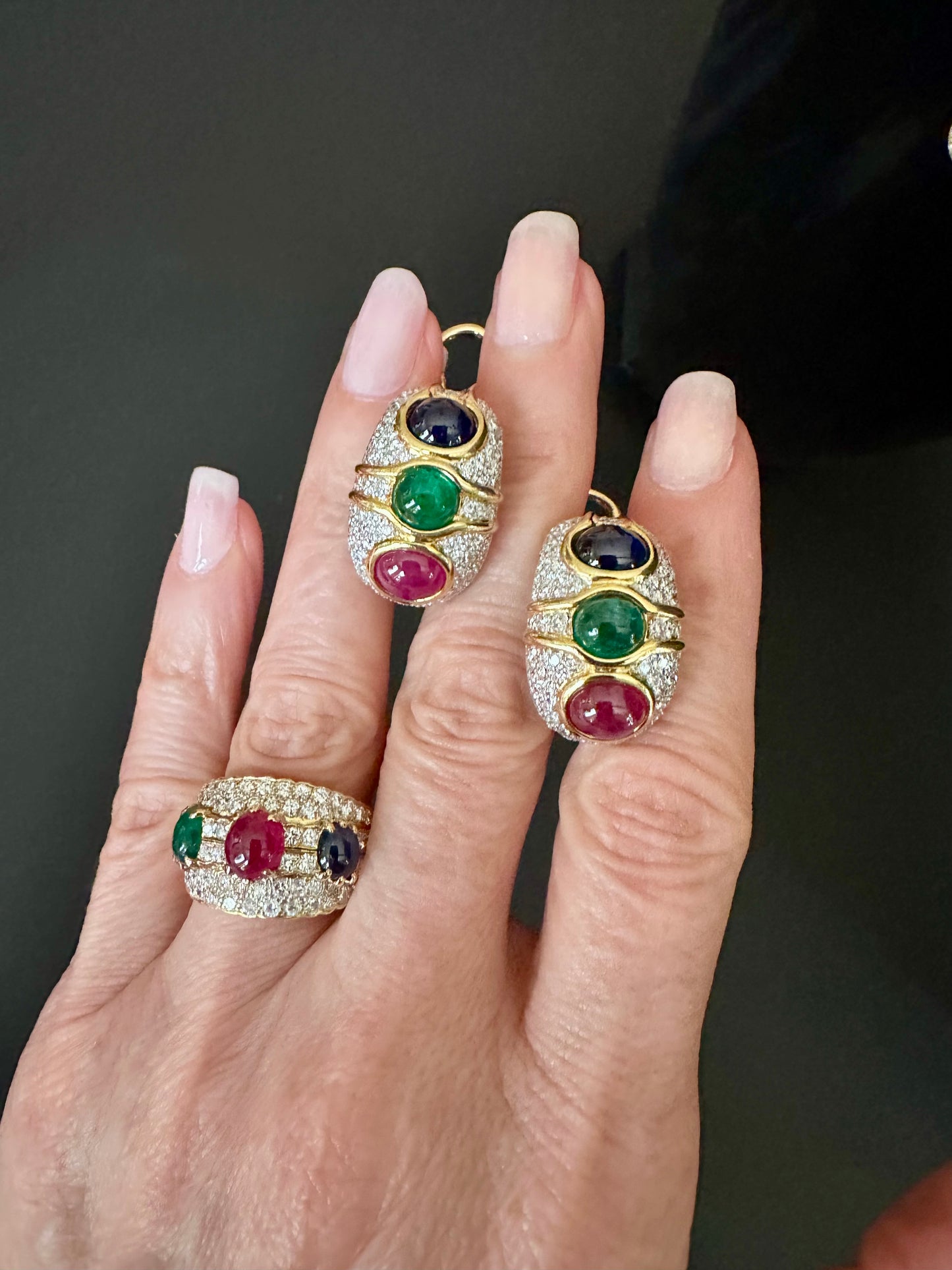 80's Vintage Cabochon Emerald, Sapphire, Rubies and Diamond Set 18k