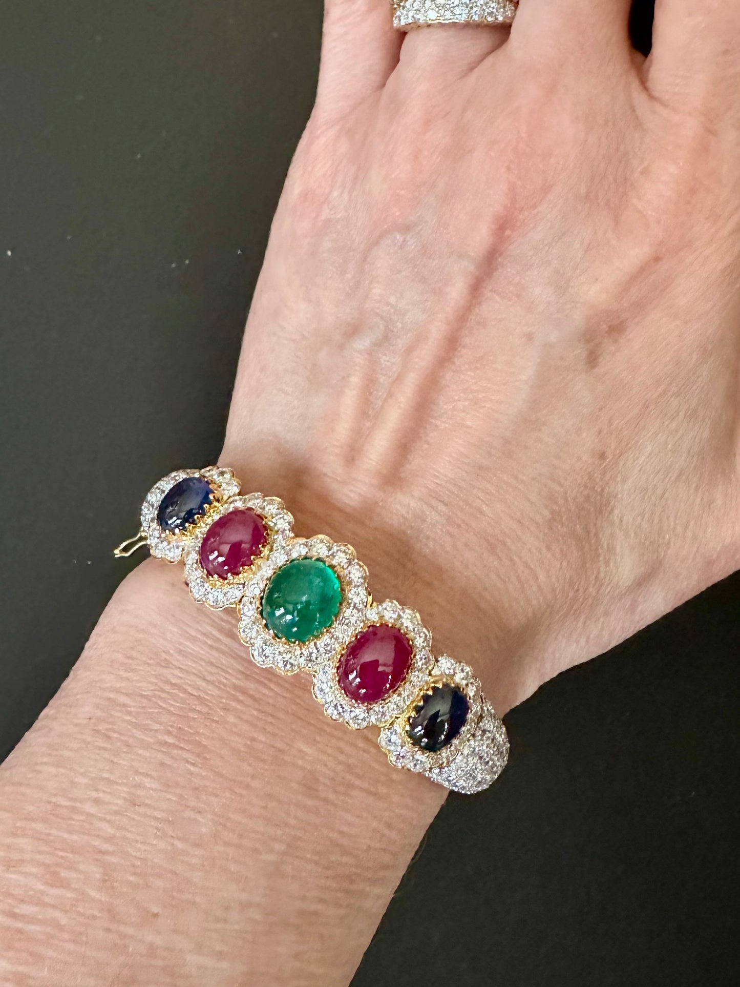 80's Vintage Cabochon Emerald, Sapphire, Rubies and Diamond Set 18k