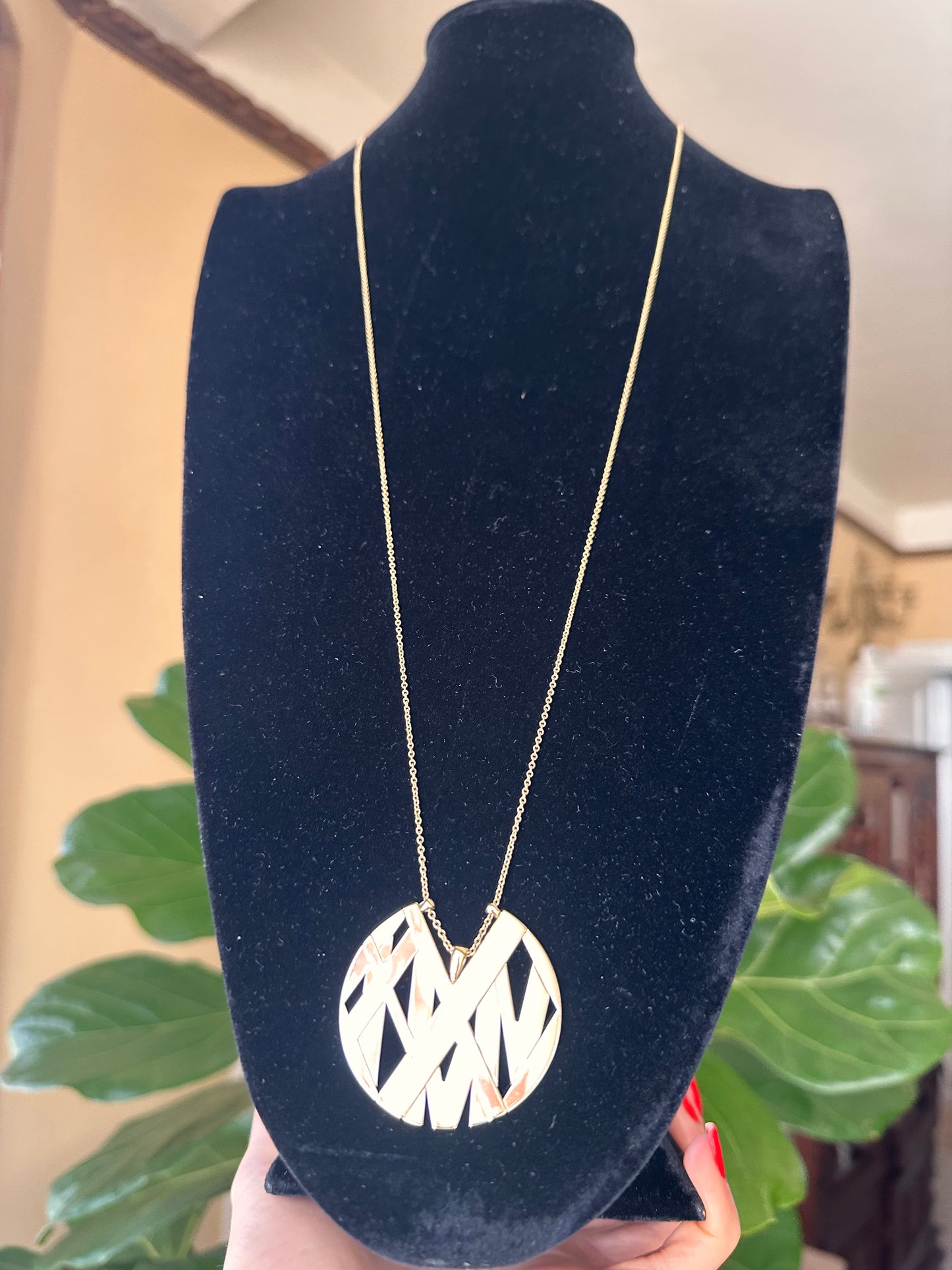 Tiffany & Co. Atlas Large Disc Pendant Necklace 18k, Tiffany Necklace 18k Yellow Gold