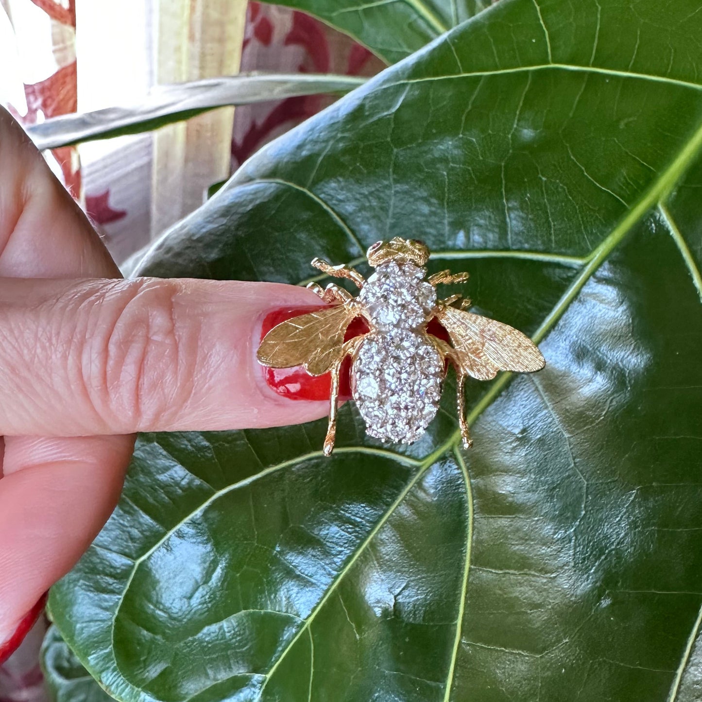 Diamond & Ruby Bee Brooch | 2.50ct Diamonds | 18k Yellow Gold & Platinum | 8.90g
