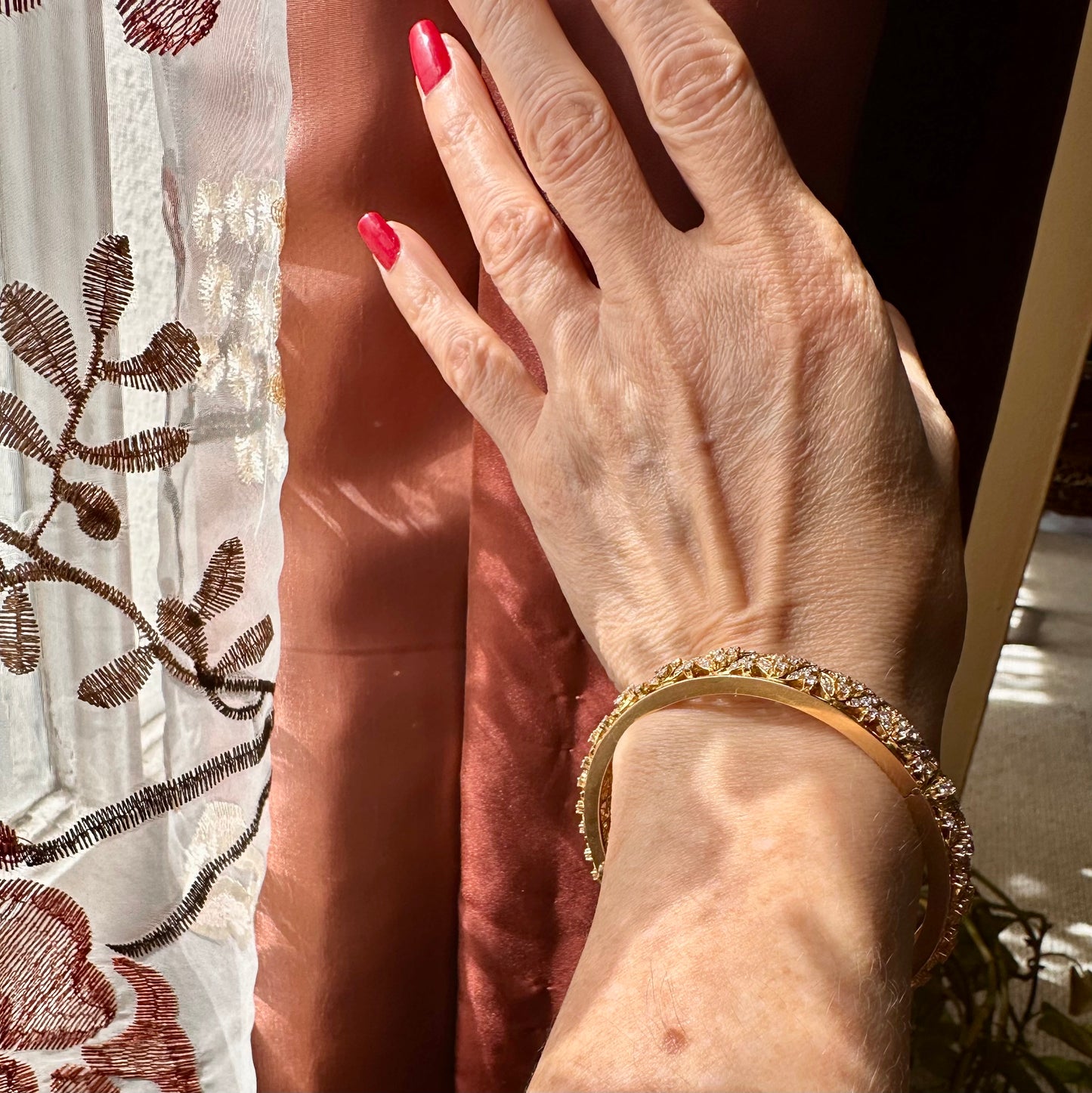 Brilliant Cut Diamond Bangle 18k Yellow Gold 5.50 CTW