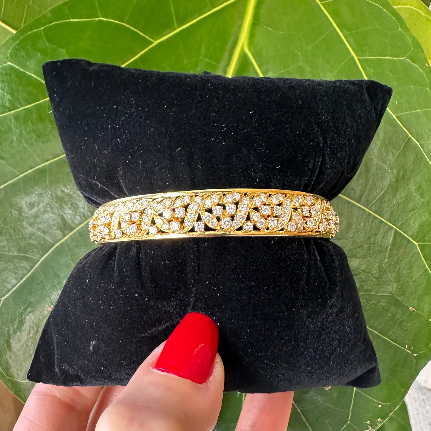 Brilliant Cut Diamond Bangle 18k Yellow Gold 5.50 CTW