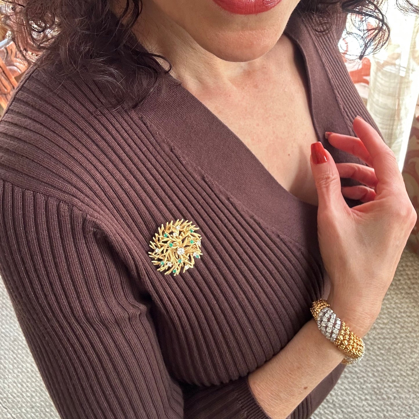 Diamond & Emerald Coral Wreath Brooch/Pin Crafted 18k Yellow Gold