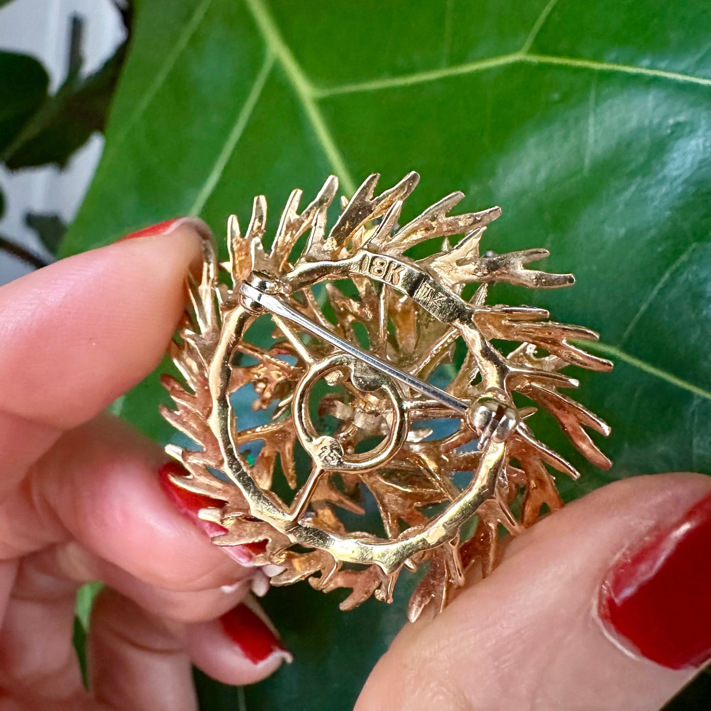 Diamond & Emerald Coral Wreath Brooch/Pin Crafted 18k Yellow Gold