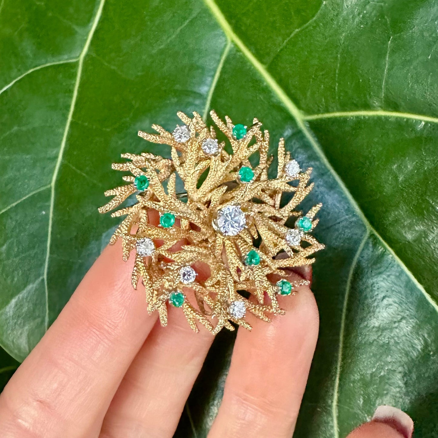 Diamond & Emerald Coral Wreath Brooch/Pin Crafted 18k Yellow Gold