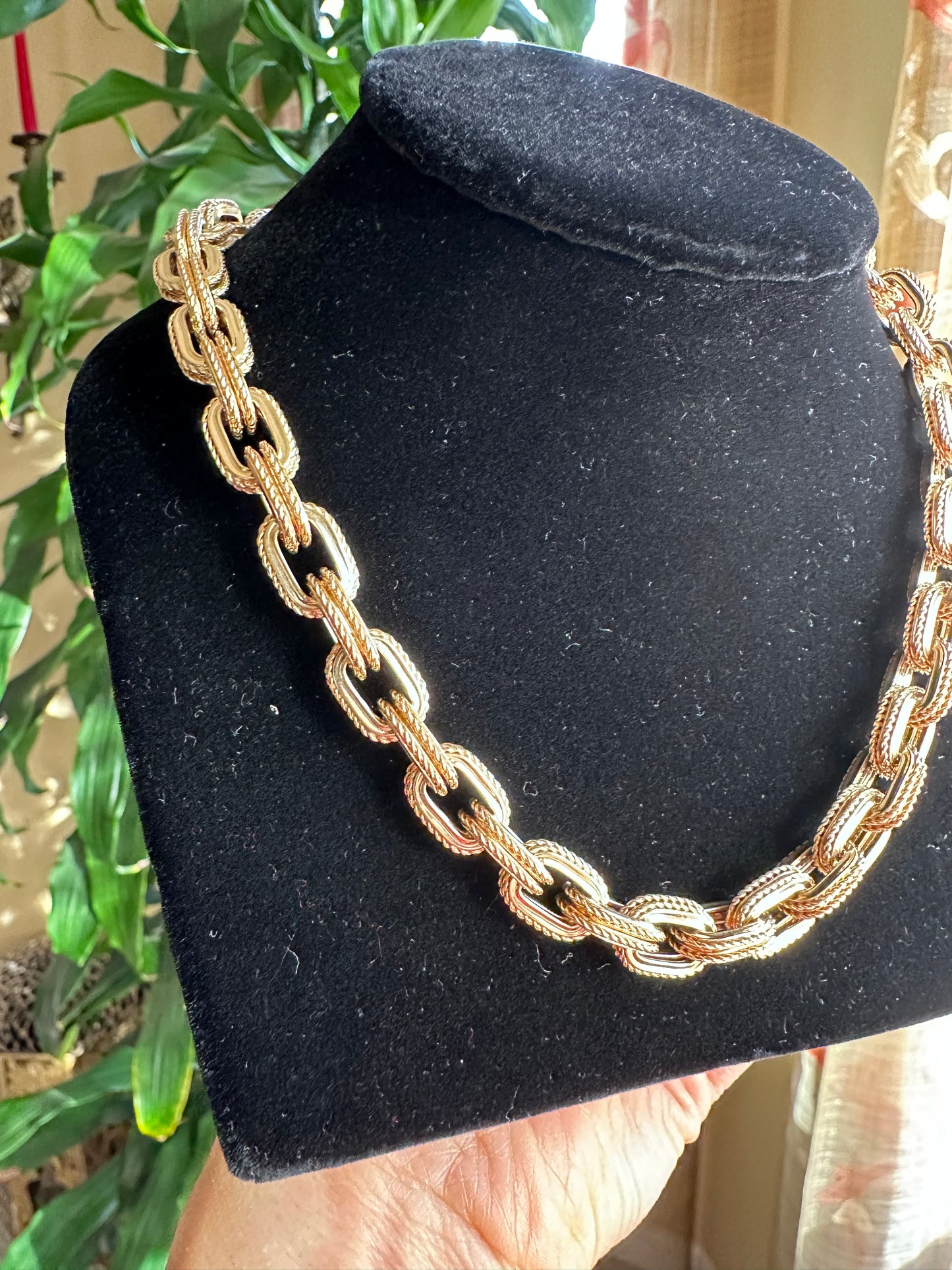 Italian Large Texture Links Necklace / Choker in 14k Yellow Gold