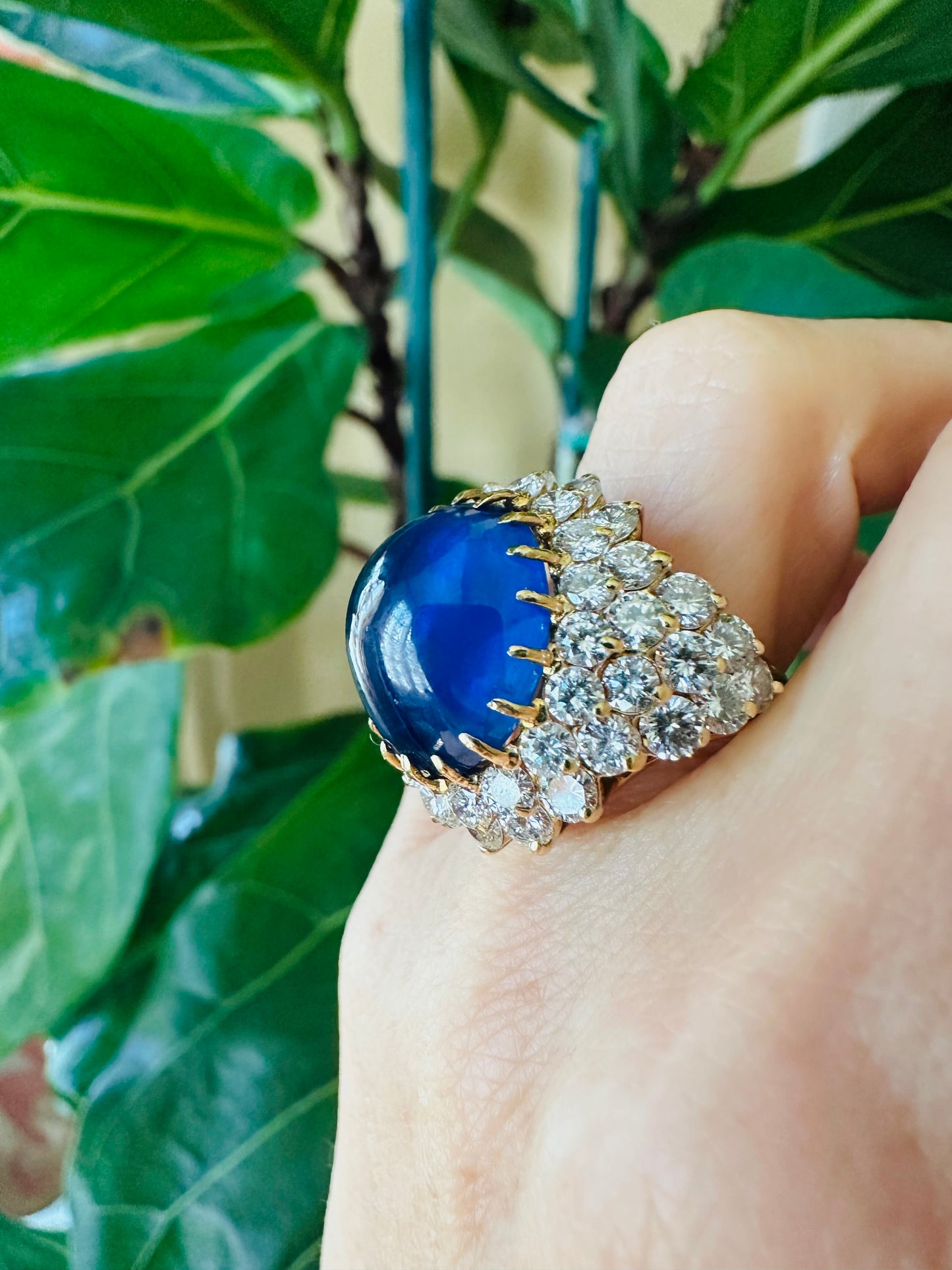 Gorgeous Cabochon Sapphire Diamond Ring 18k