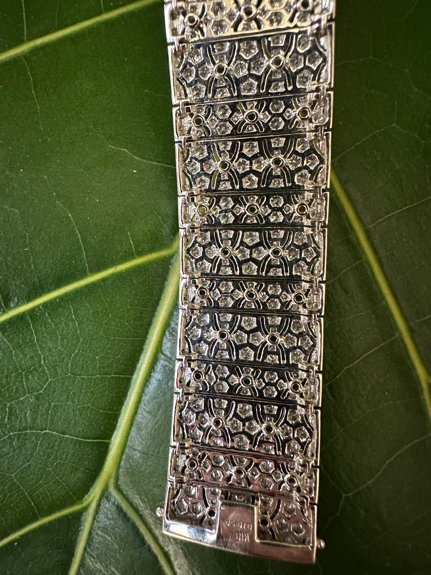 Dazzling Diamond Bracelet in 18k White Gold