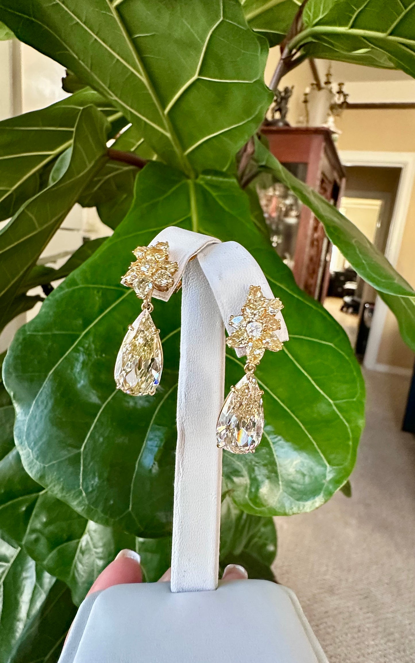 Magnificent Pear Shape GIA Diamonds Earrings 18k Yellow Gold