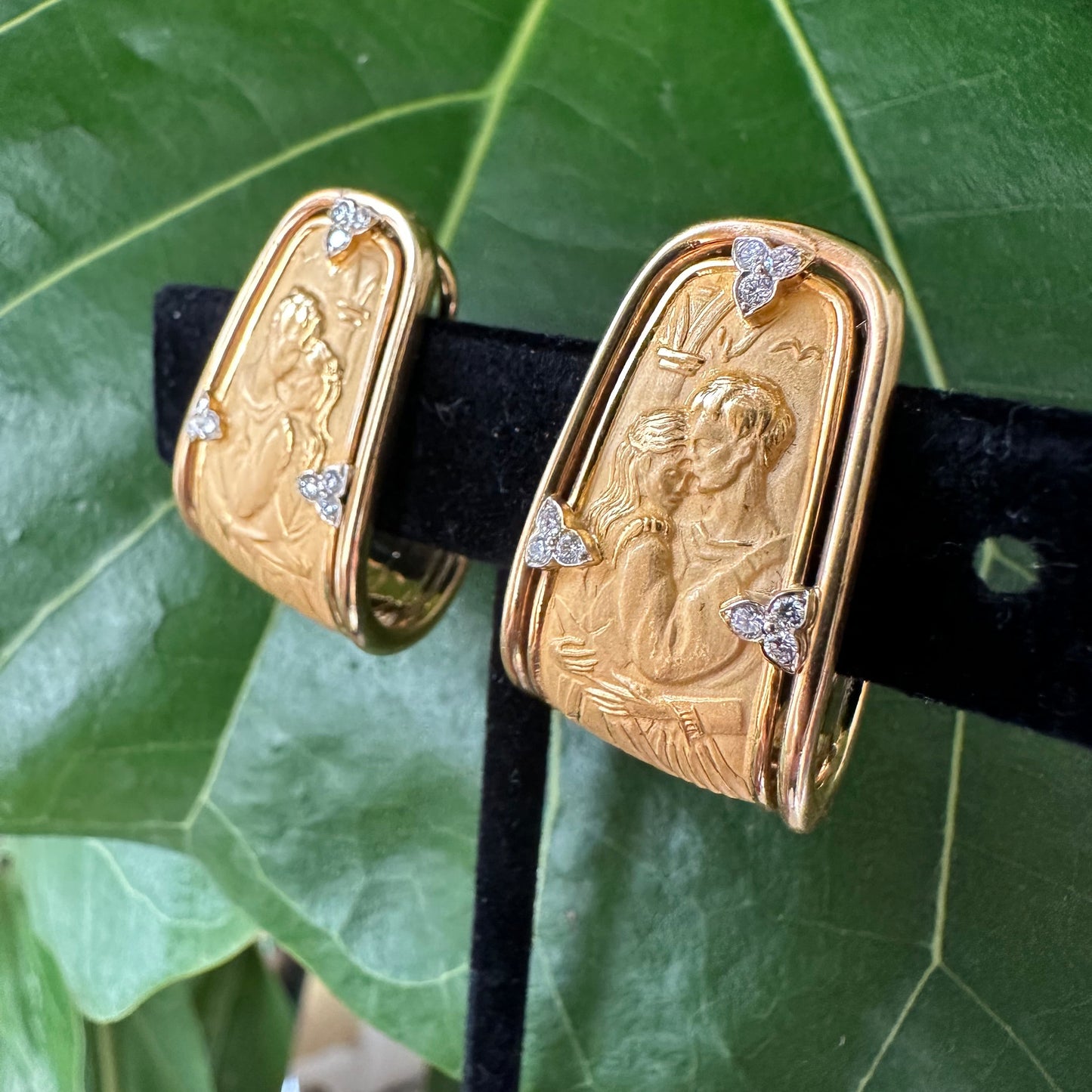 Vintage Carrera y Carrera Romeo & Juliet Diamond  18k Yellow Gold Earrings