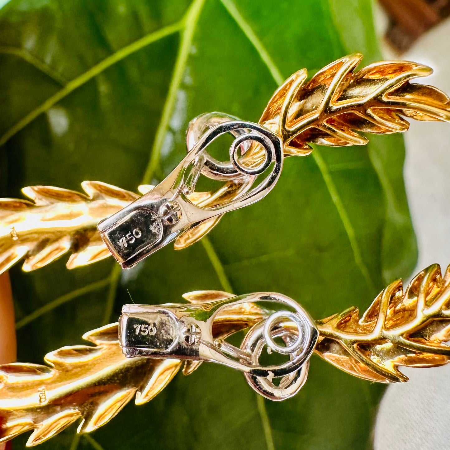 Vintage Diamond Leaf Sweep Earrings – 18k Yellow Gold
