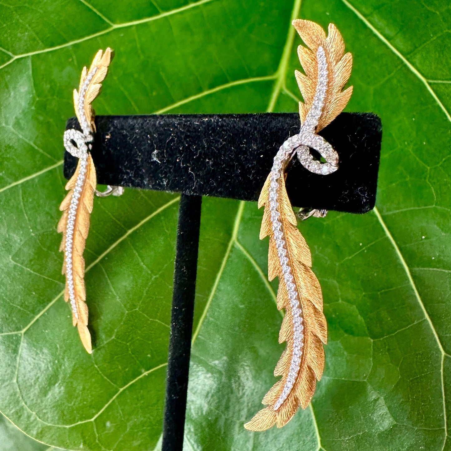Vintage Diamond Leaf Sweep Earrings – 18k Yellow Gold
