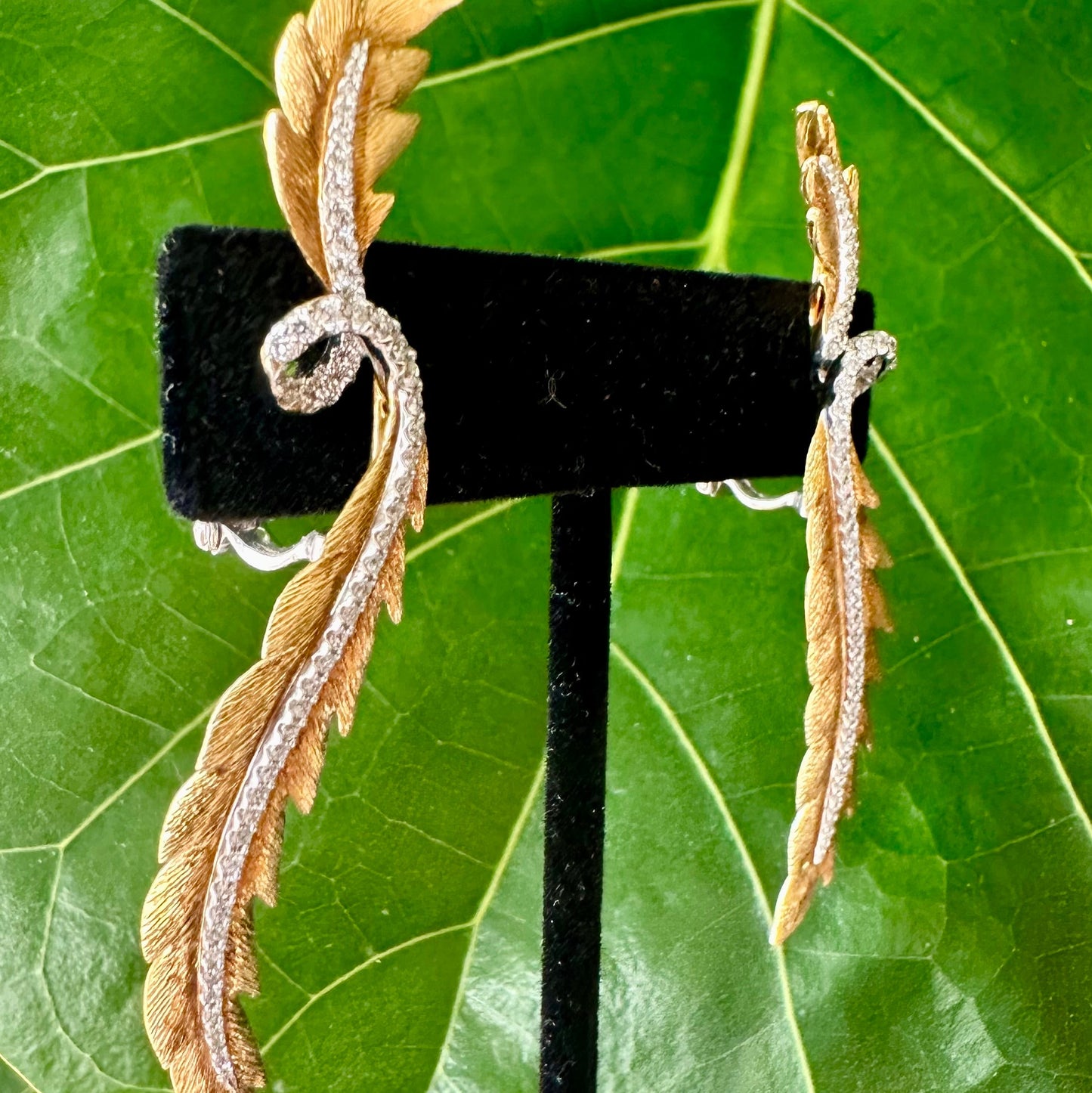 Vintage Diamond Leaf Sweep Earrings – 18k Yellow Gold