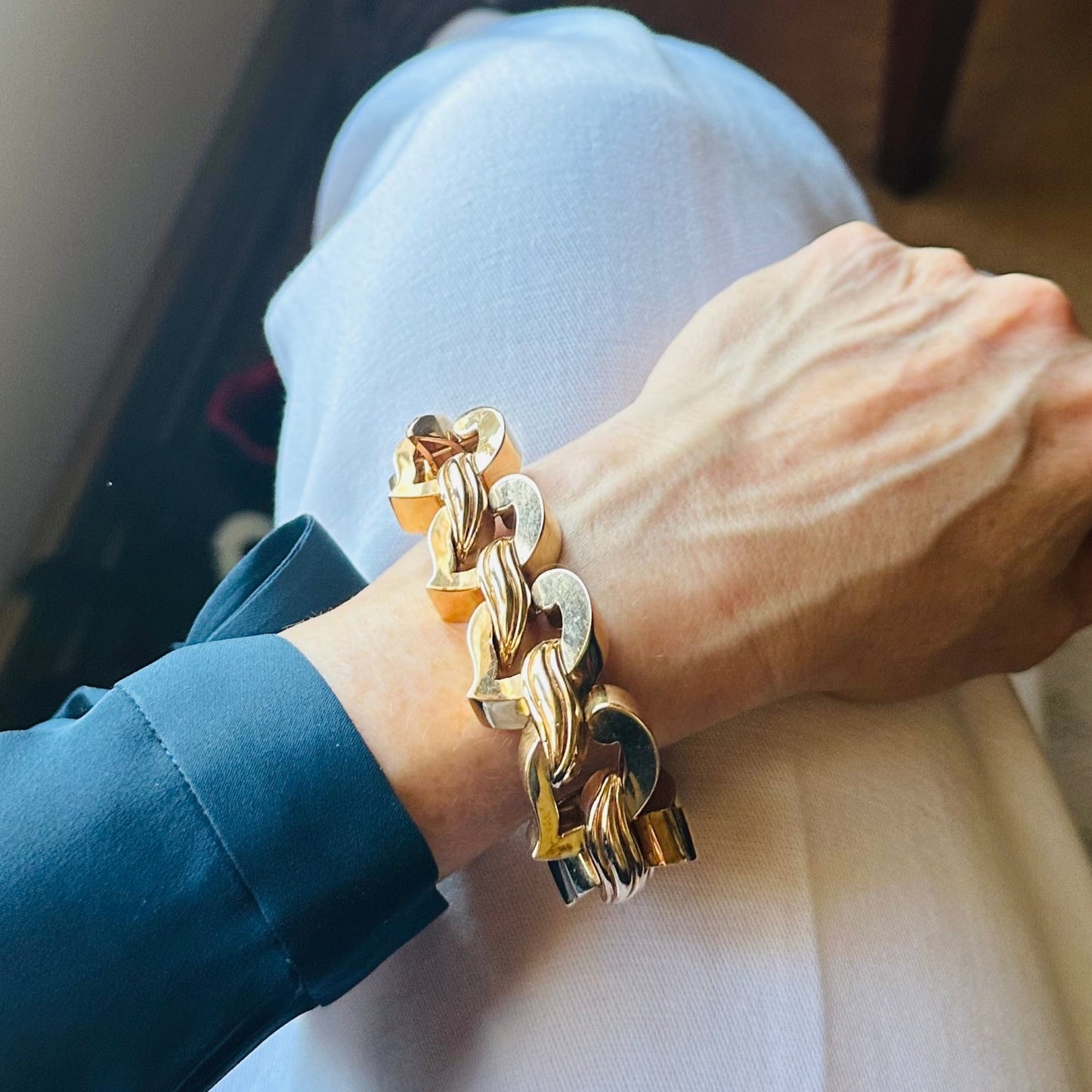 Tiffany & Co. Vintage Hearts Link Bracelet | 14k Yellow Gold | 169g | Sapphire