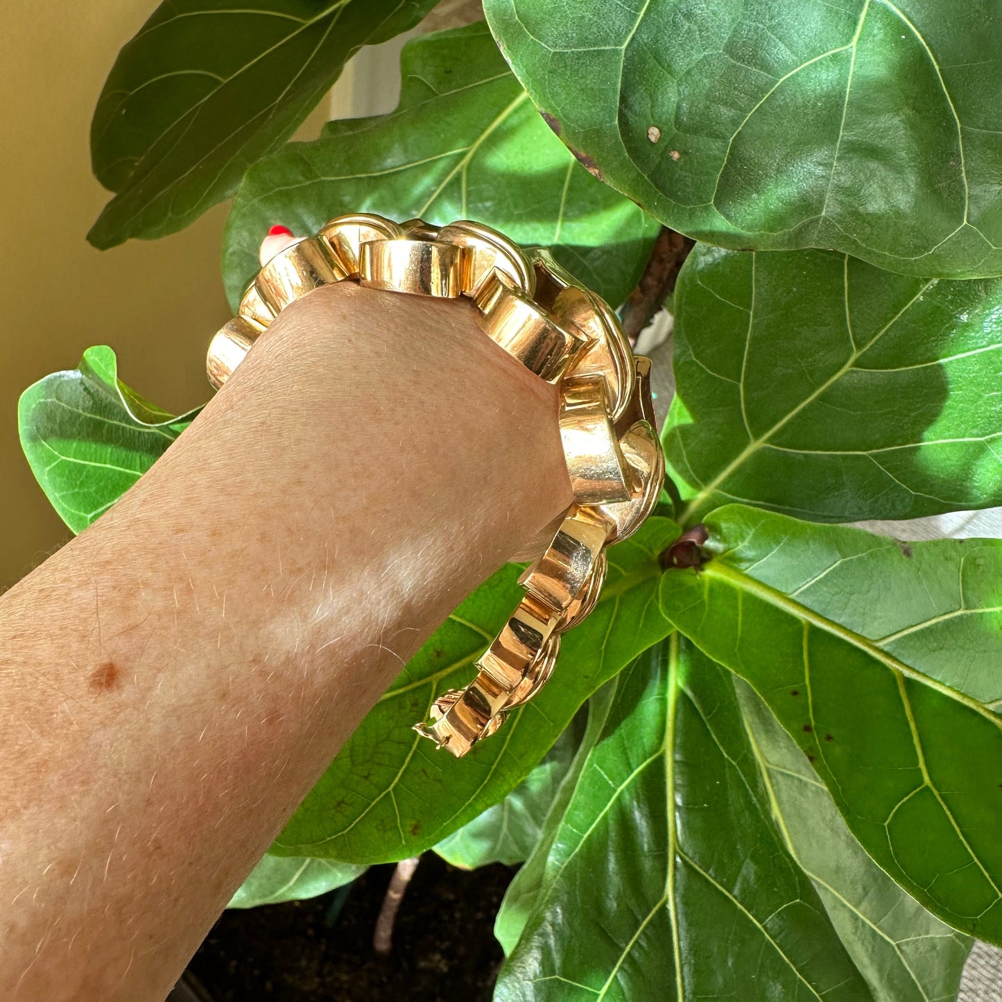 Tiffany & Co. Vintage Hearts Link Bracelet | 14k Yellow Gold | 169g | Sapphire