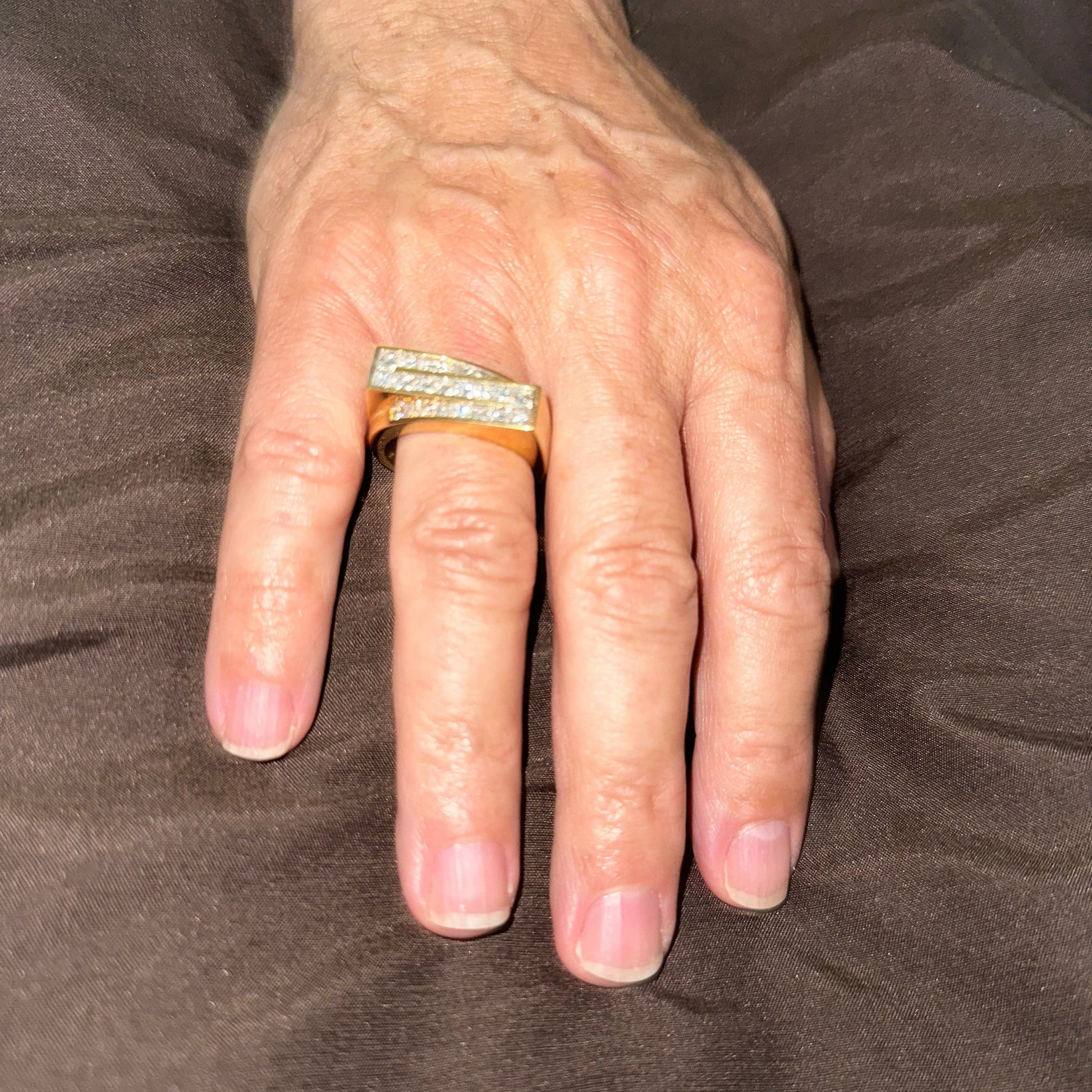 Natural Diamonds 18k Yellow Gold Mans Ring
