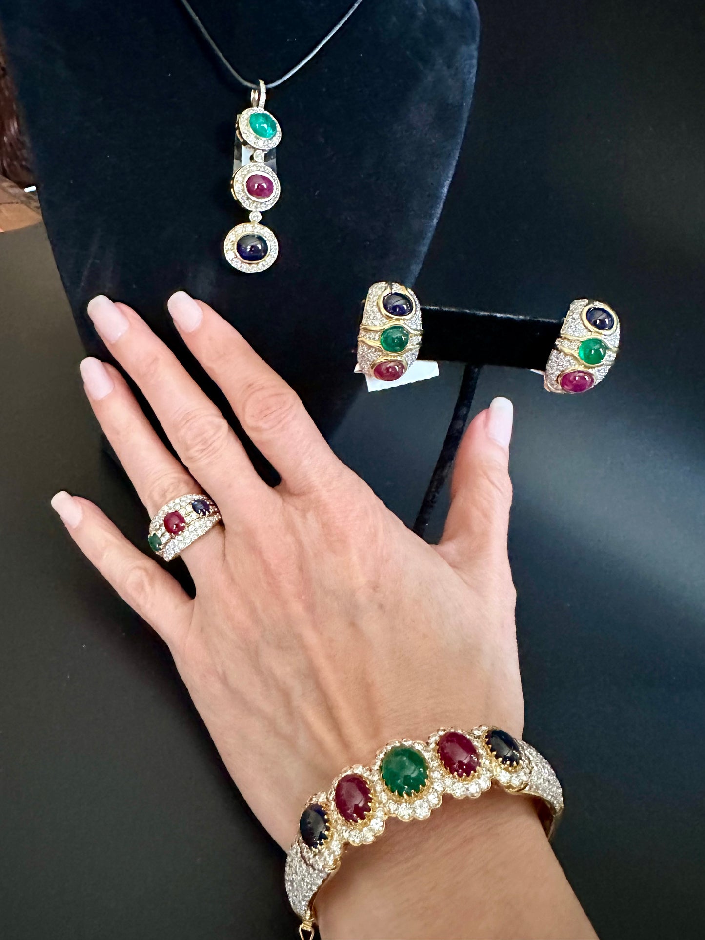80's Vintage Cabochon Emerald, Sapphire, Rubies and Diamond Set 18k