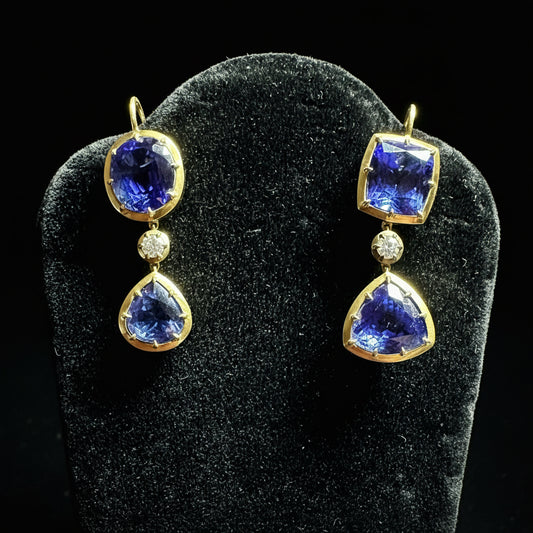Stunning Tanzanite & Diamond Earring 18k