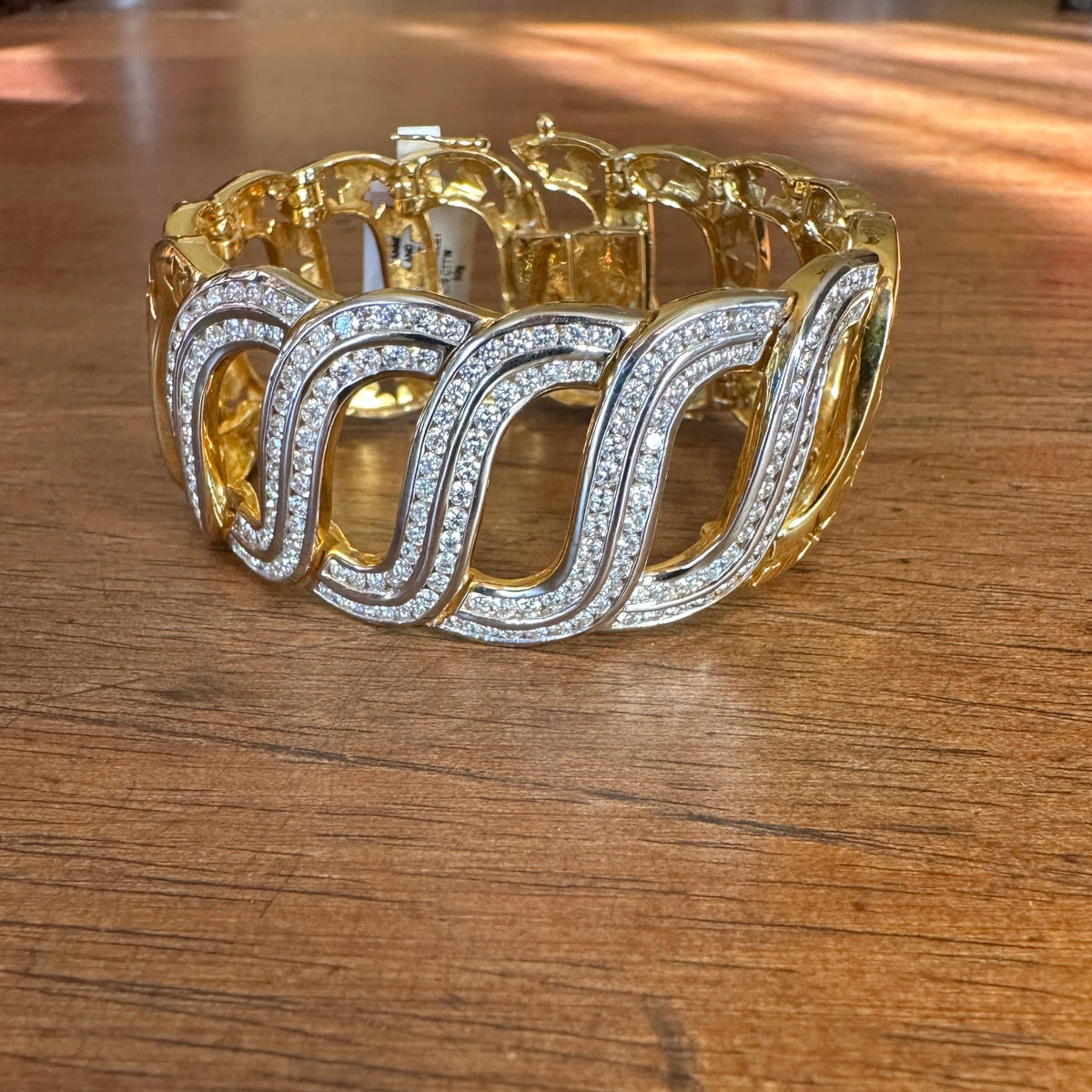 Natural Diamonds Solid 18k Bracelet