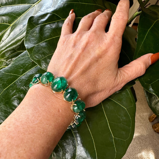 Oval Cut Cabochon Vivid Green Emerald Bracelet 18k 