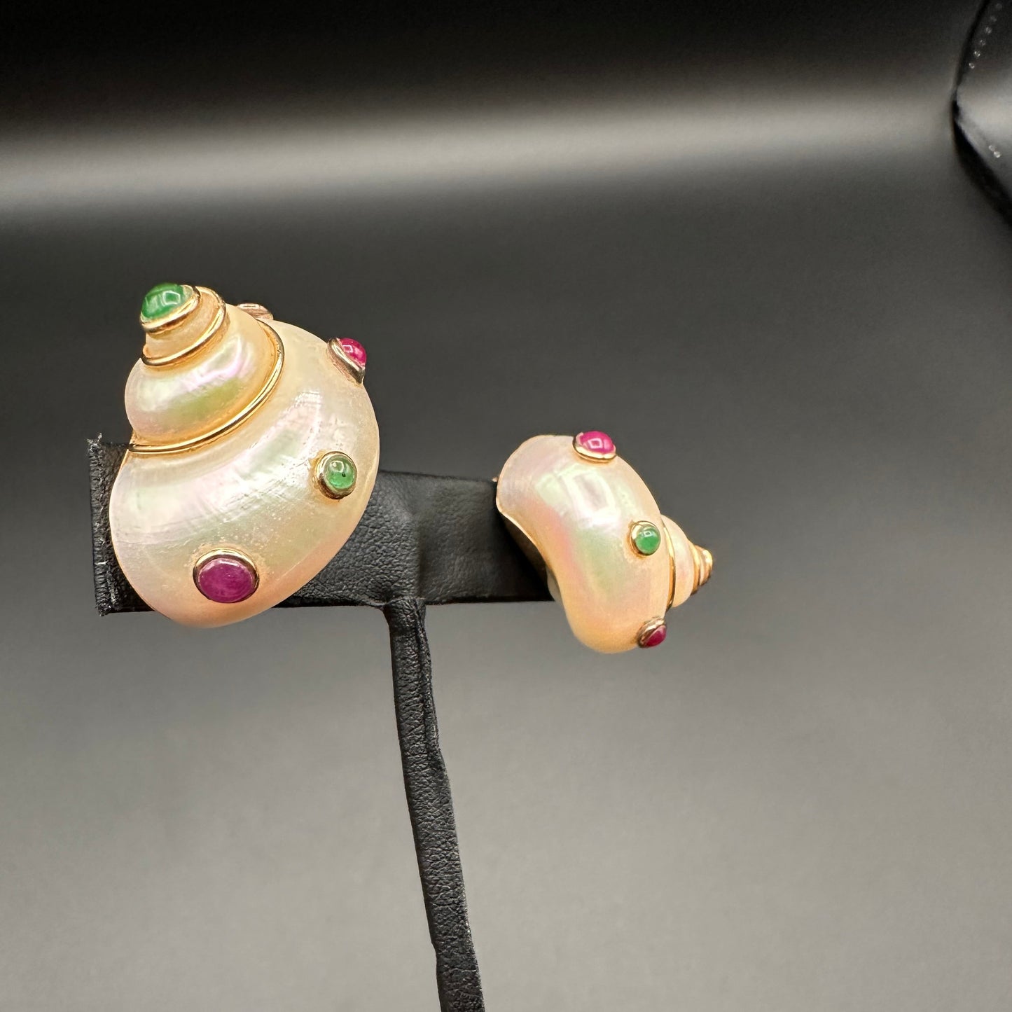 MAZ Vintage Turbo Shells Earring 14k Gold