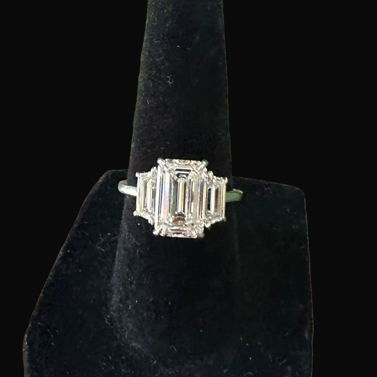 GIA 3.10 G VS1 Three Stone Diamond Ring Platinum