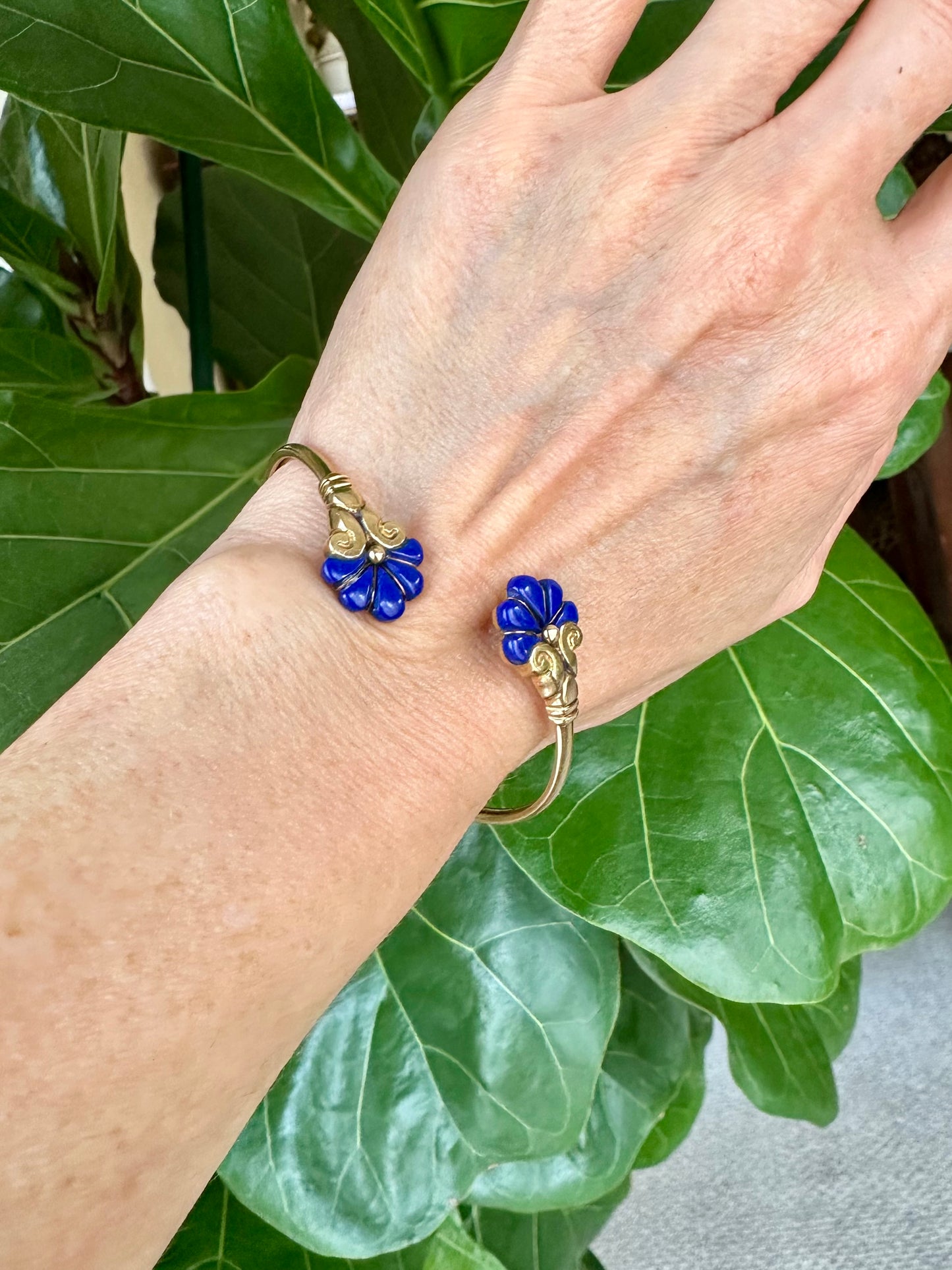 Vintage Carved Lapis Lazuli Floral Cuff 18k Yellow Gold
