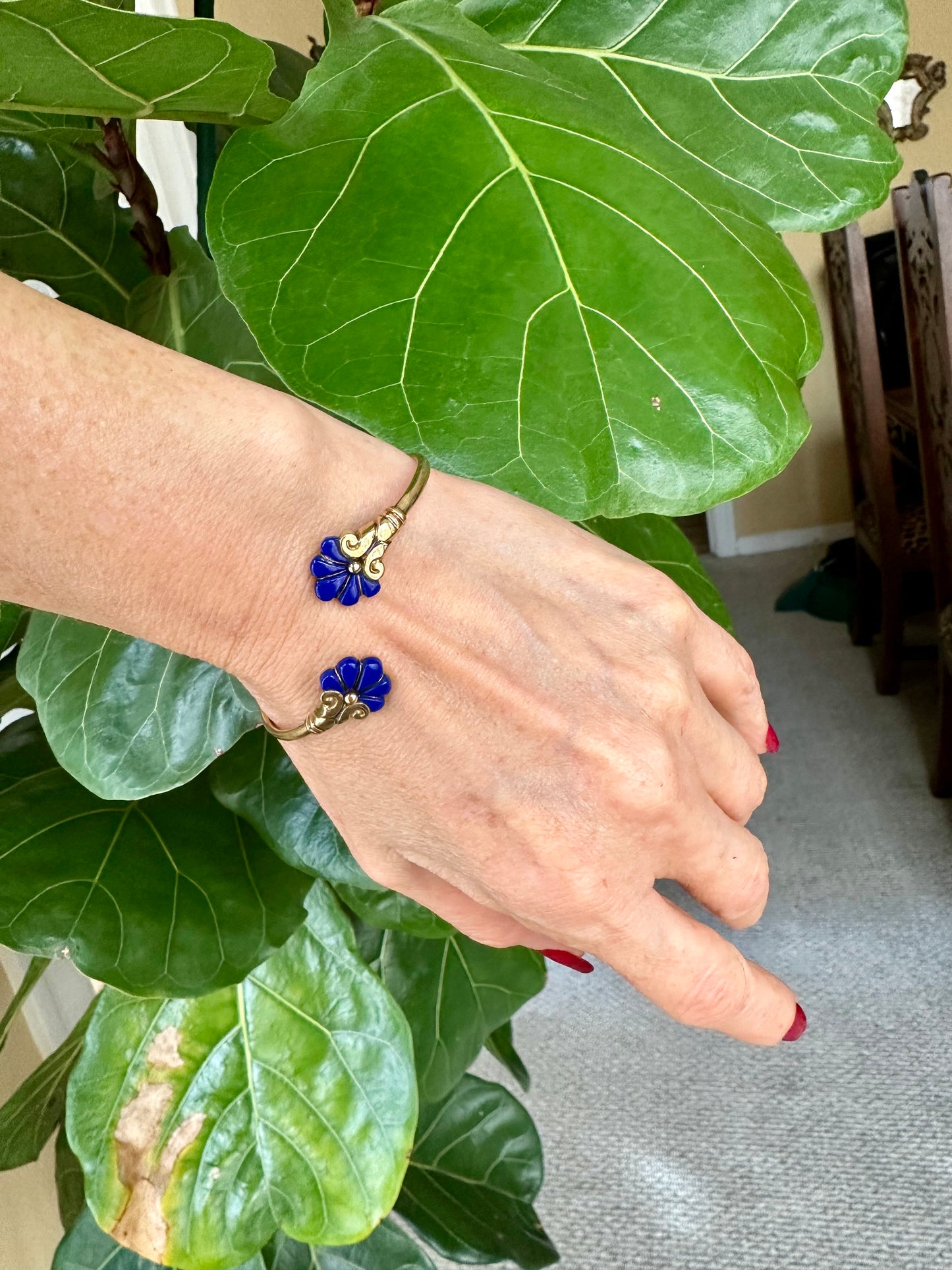 Vintage Carved Lapis Lazuli Floral Cuff 18k Yellow Gold